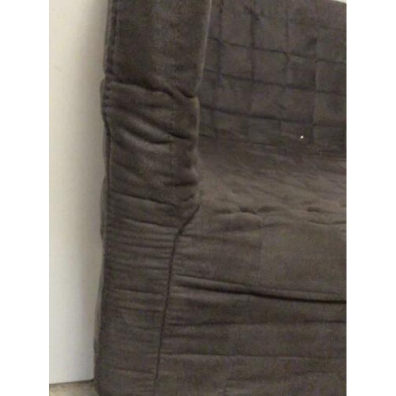 Ikea bankje in grijs, gebruikt met sporen