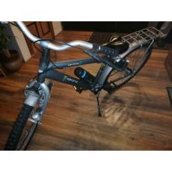Stevige 21 inch jongensfiets.