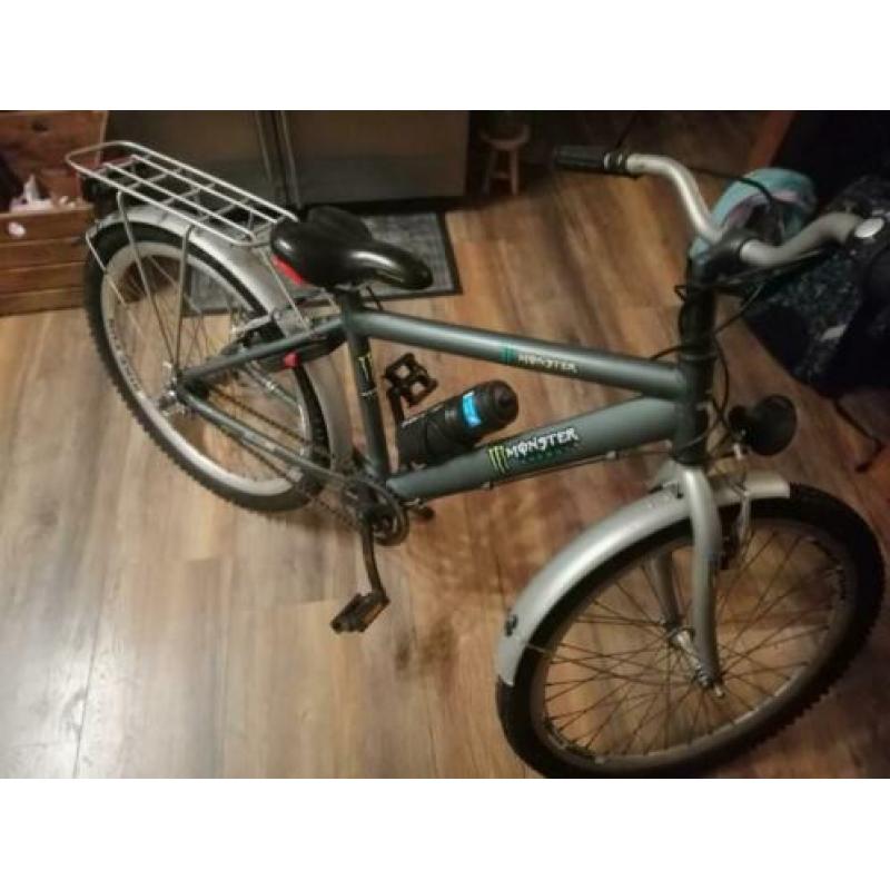 Stevige 21 inch jongensfiets.