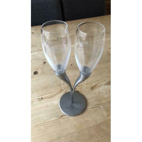 Duo “Moët” flutes in houder