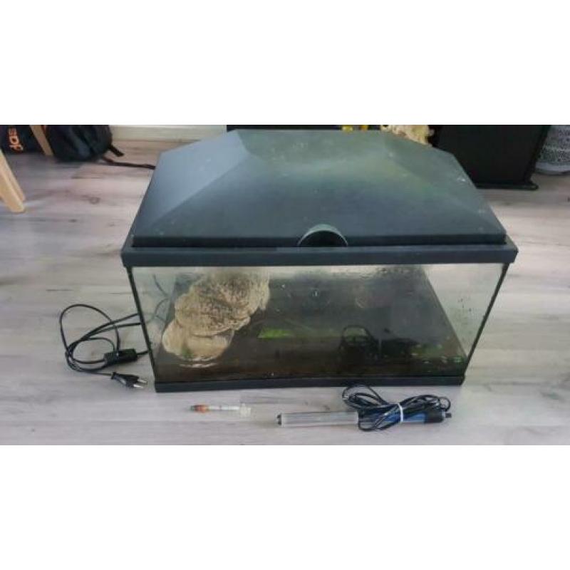 Aquarium 60b x 32cmh x 30d