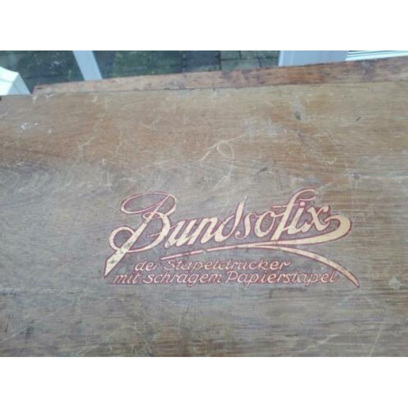 Brocante stapeldrukket. (De Buxus).