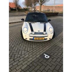 Mini 1.6 16V Cooper Chili 2005 Wit ( Youngtimer)