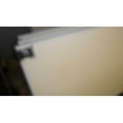 gratis 4 kast/garderobe deuren wit