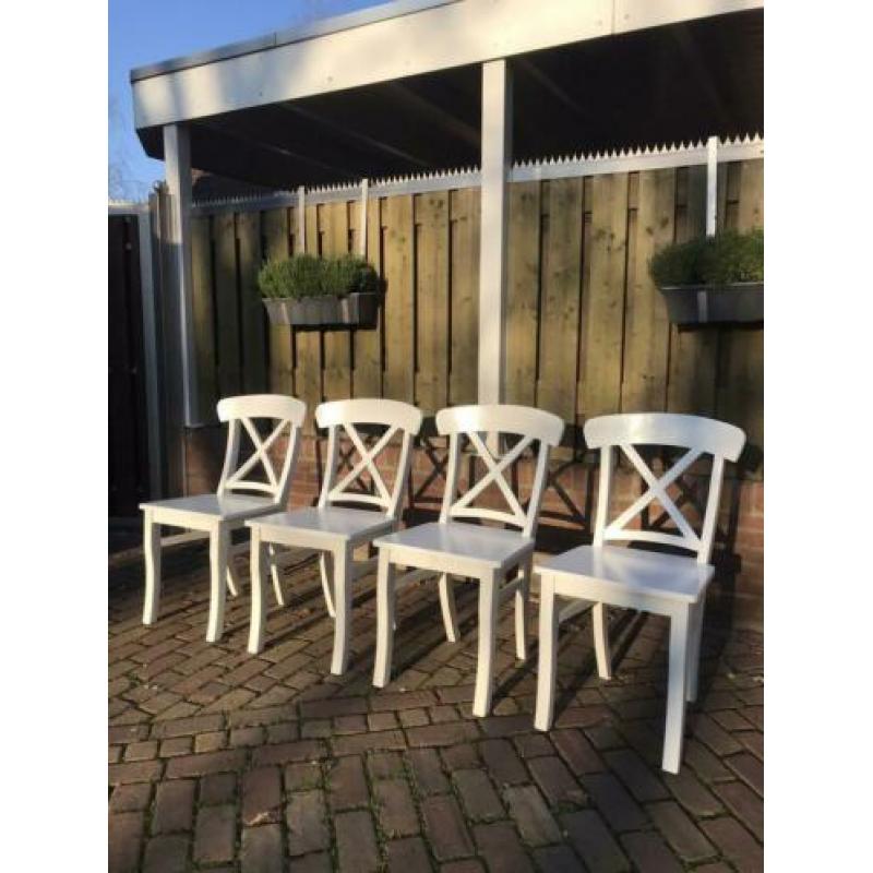 4 stevige bistro/ eetkamerstoelen