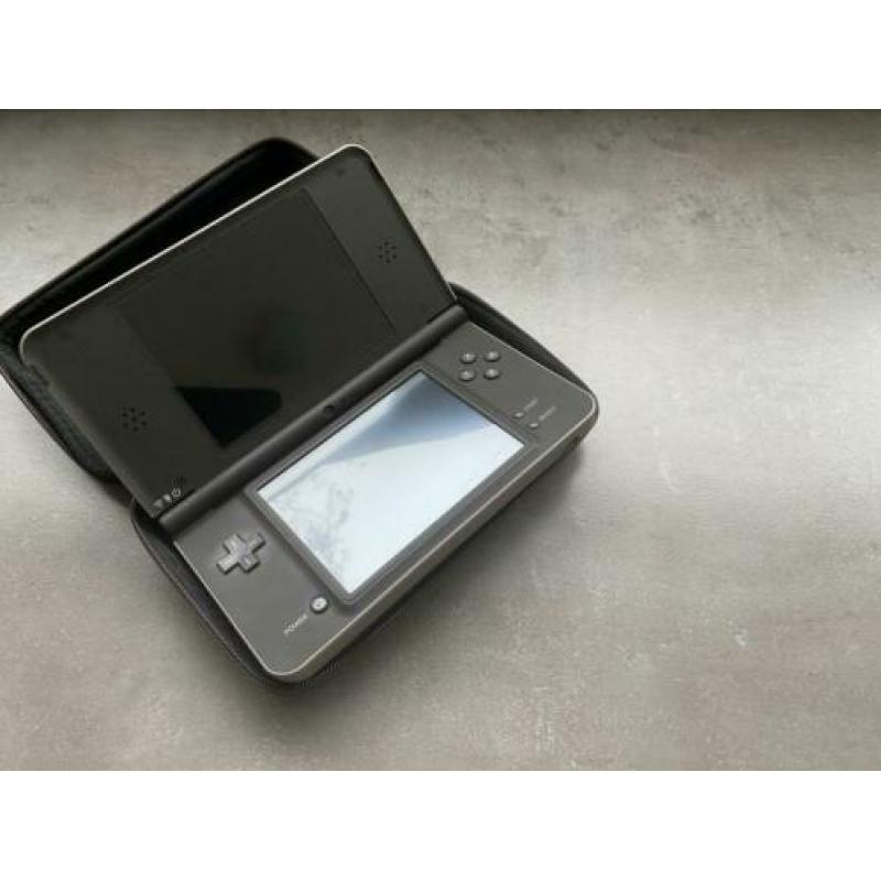 Nintendo DSi XL