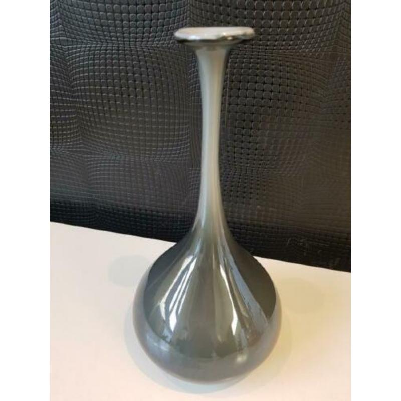Hoge grijze chique vaas 32cm hoog!