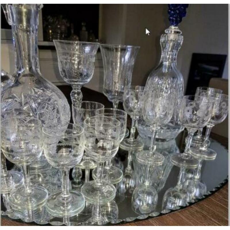 LOT antieke kristallen karaffen en kristal geslepen glazen