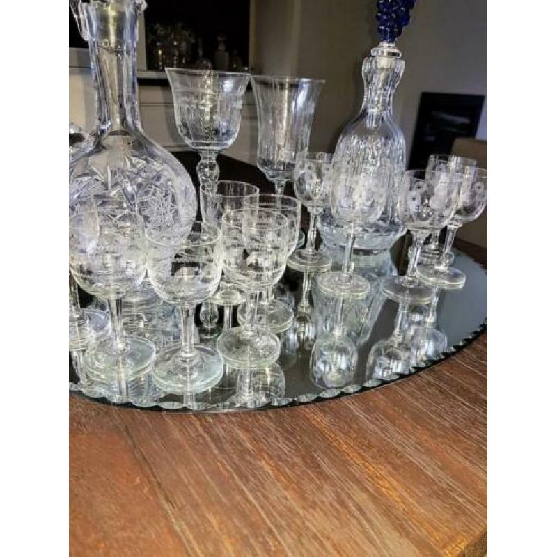 LOT antieke kristallen karaffen en kristal geslepen glazen