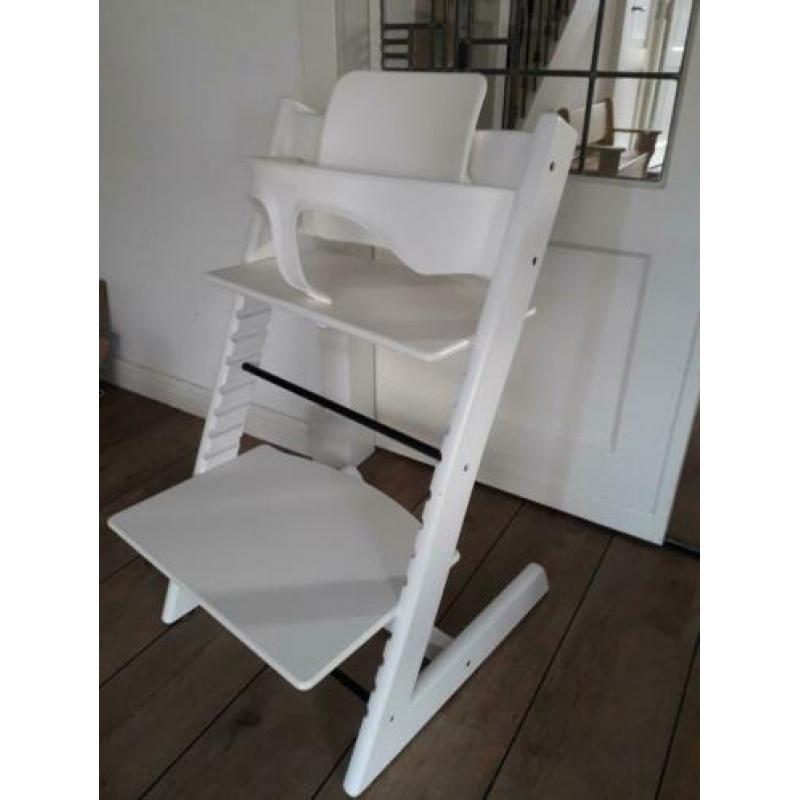 Witte stokke tripp trapp kinderstoel met babyset