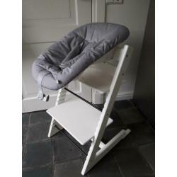 Witte stokke tripp trapp kinderstoel met babyset