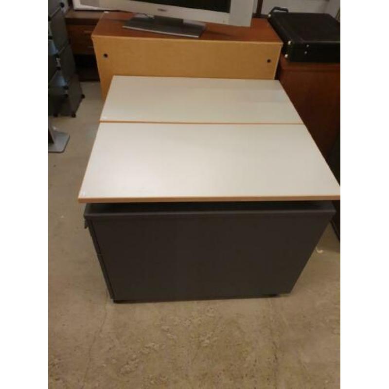 Compacte archiefkast met lades 15 euro per stuk
