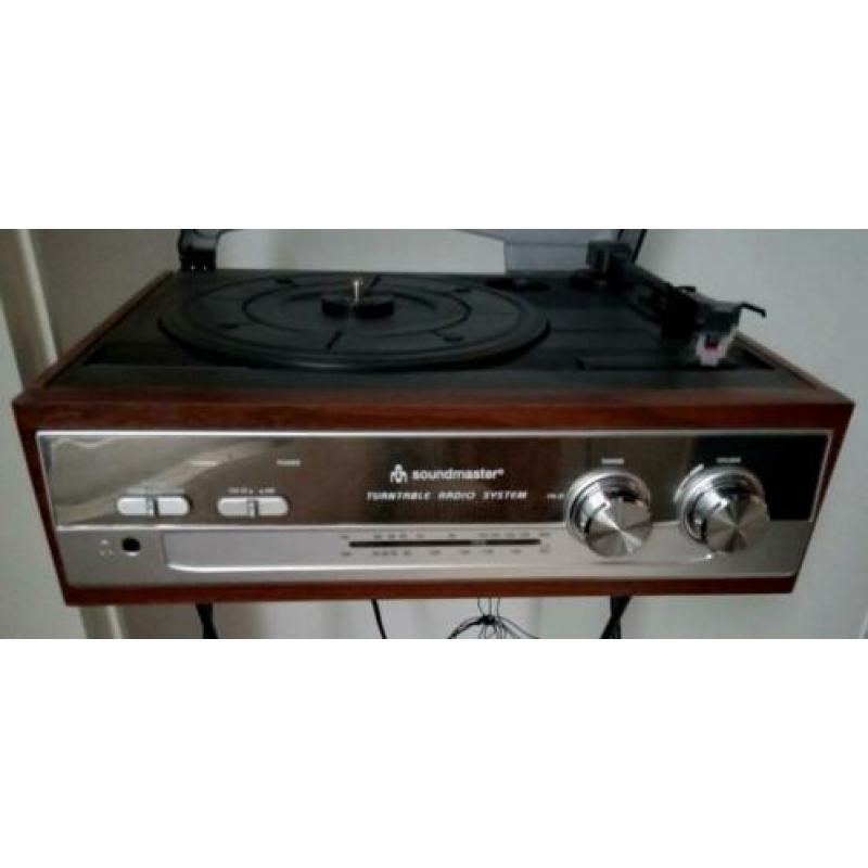 Platenspeler Soundmaster. Inclusief radio. Bruin.