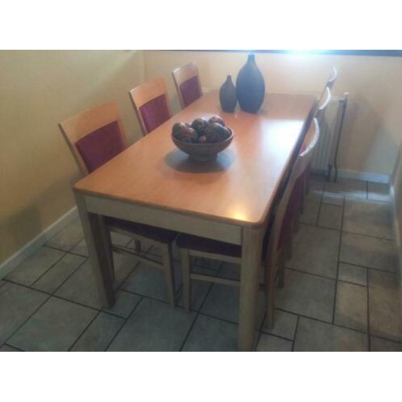 Eettafel met 6 stoelen