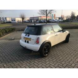 Mini 1.6 16V Cooper Chili 2005 Wit ( Youngtimer)