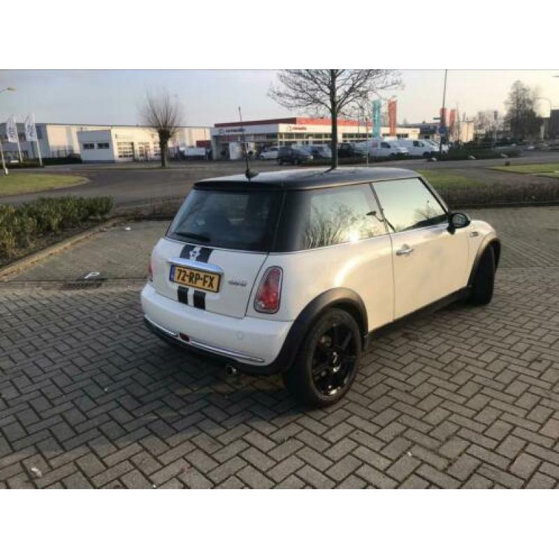 Mini 1.6 16V Cooper Chili 2005 Wit ( Youngtimer)