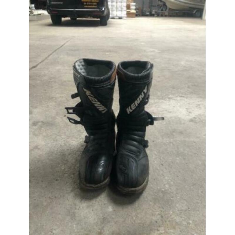 Motor - helmen - schoenen - pak - handschoenen