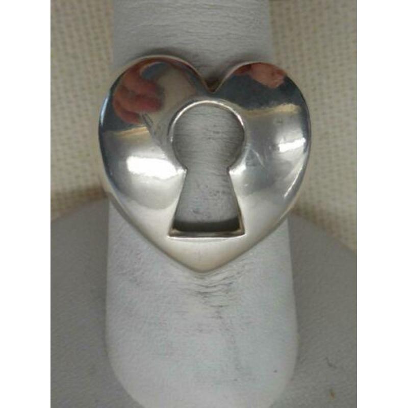 Zilveren royale vintage ring hart met sleutelgat nr.363