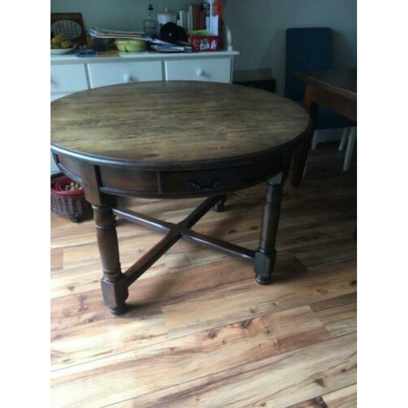 Massief eiken ronde tafel met gebrande keltische tekening