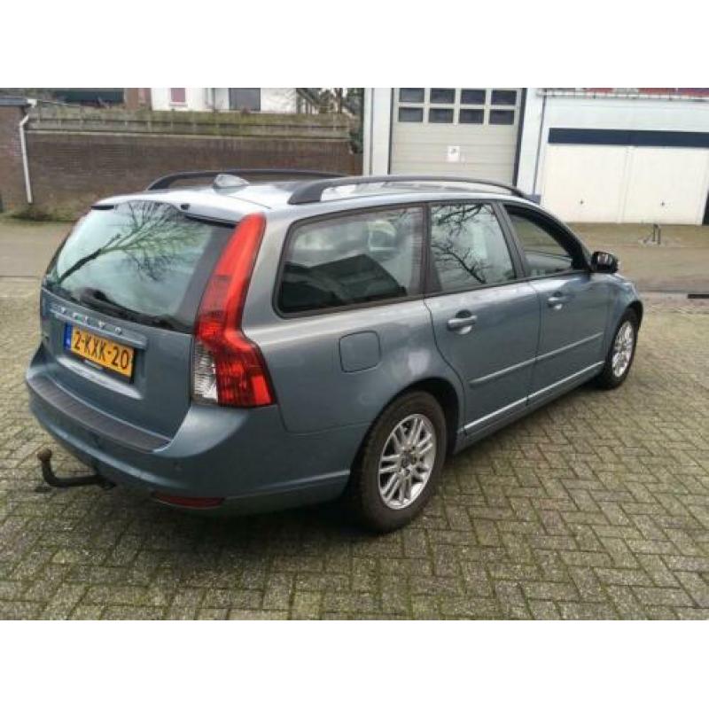 Volvo V50 1.6D Momentum / BPM EXPORT / TIKKIE IN MOTOR / LED
