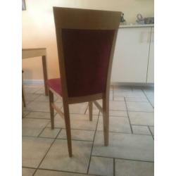 Eettafel met 6 stoelen