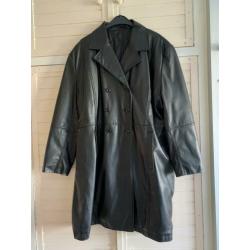 NIEUW: prachtige zwarte “leren” jas mt 48