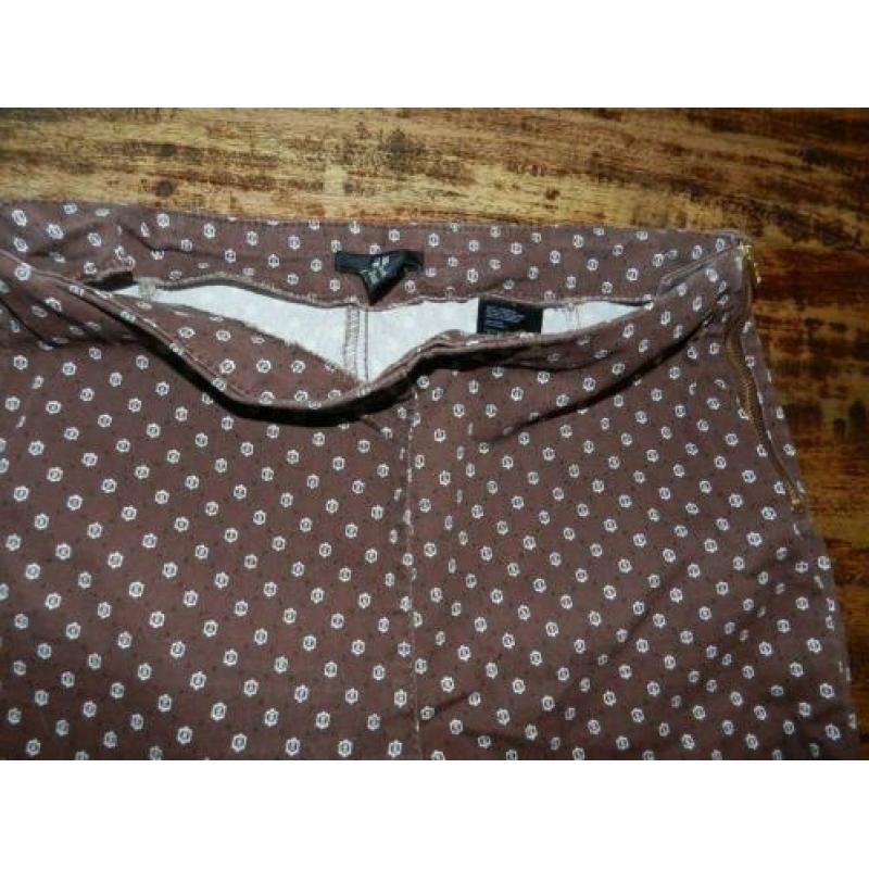 Bruine gedessineerde H&M broek met zijrits, maat 40.