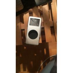 Apple iPod 8gb met snoer en hoesje en veel muziek