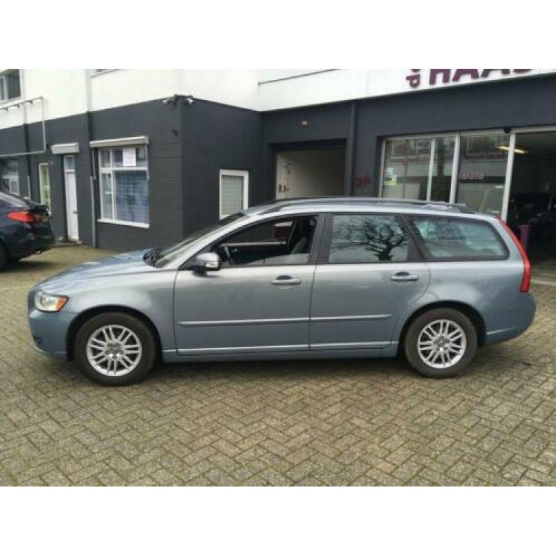 Volvo V50 1.6D Momentum / BPM EXPORT / TIKKIE IN MOTOR / LED