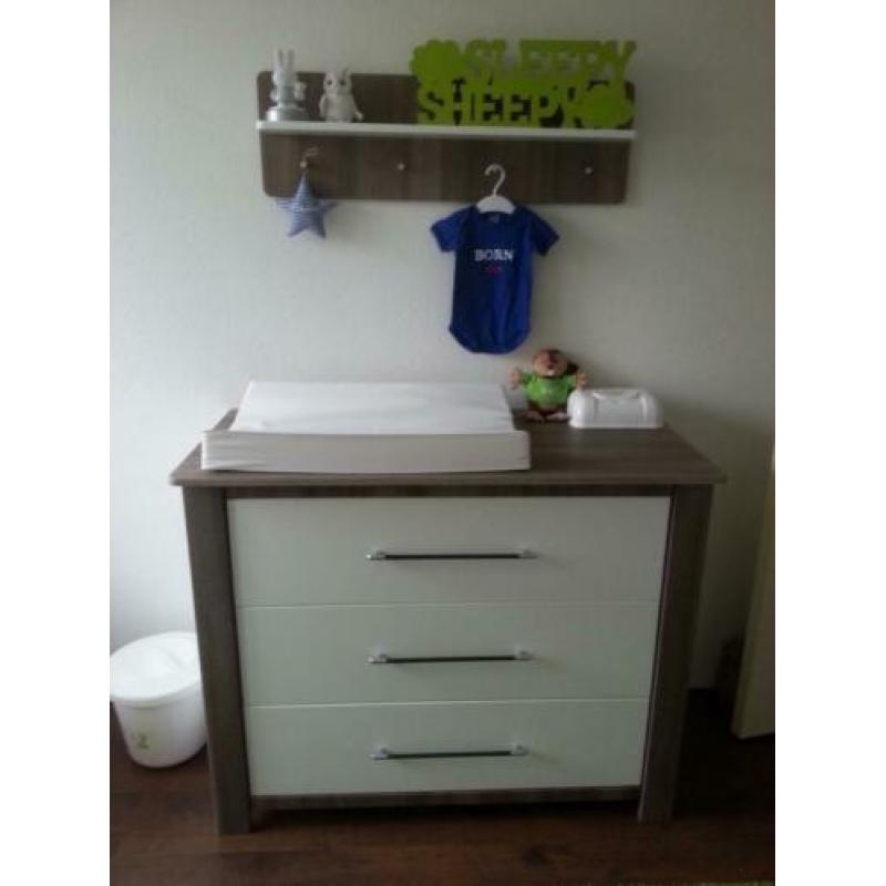 Kinderkamer babykamer goede staat