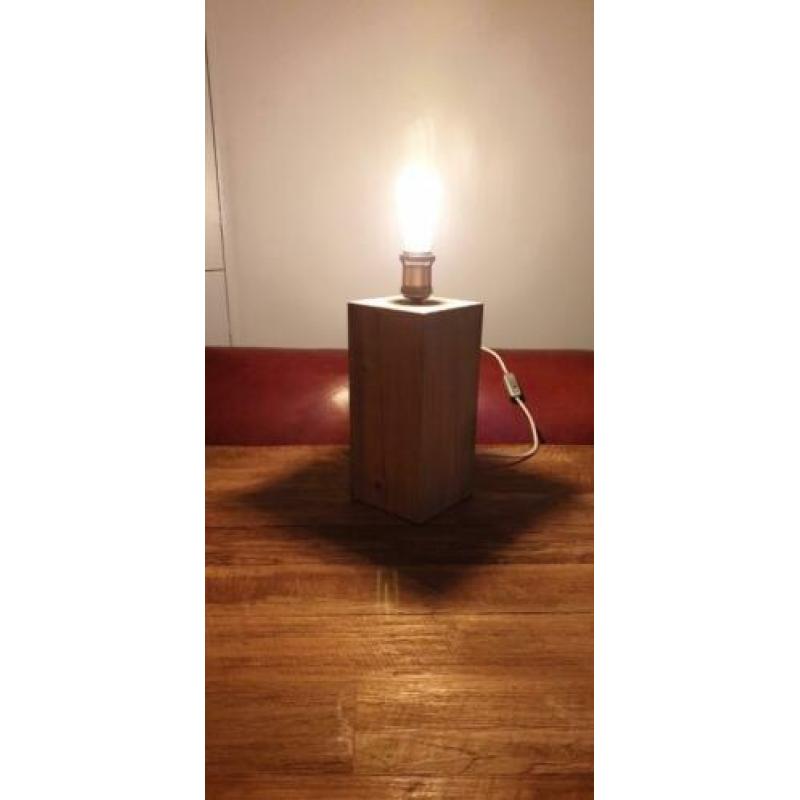 Mooie lampen op hout