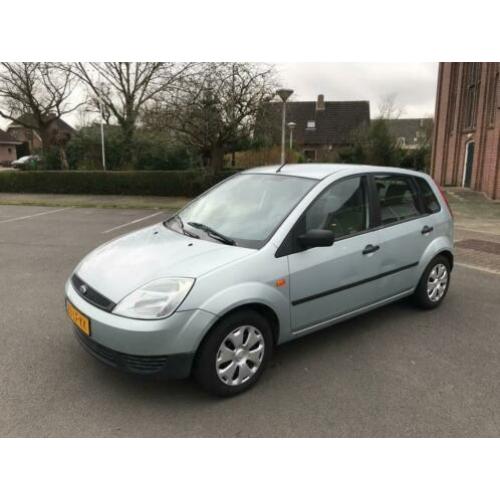 Ford Fiesta 1.3 Core 5 DEURS NIEUWE APK