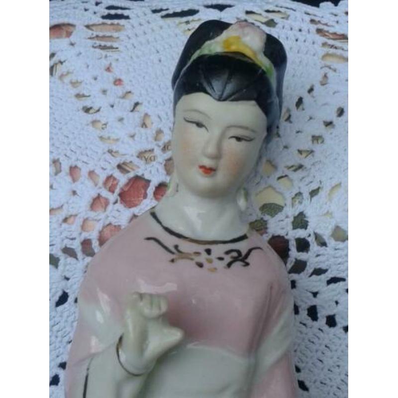 4 Geisha BEELDJES ~ Biscuit porselein