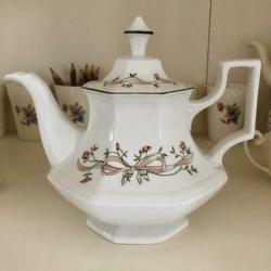 Theepot Johnson Brothers Eternal Beau