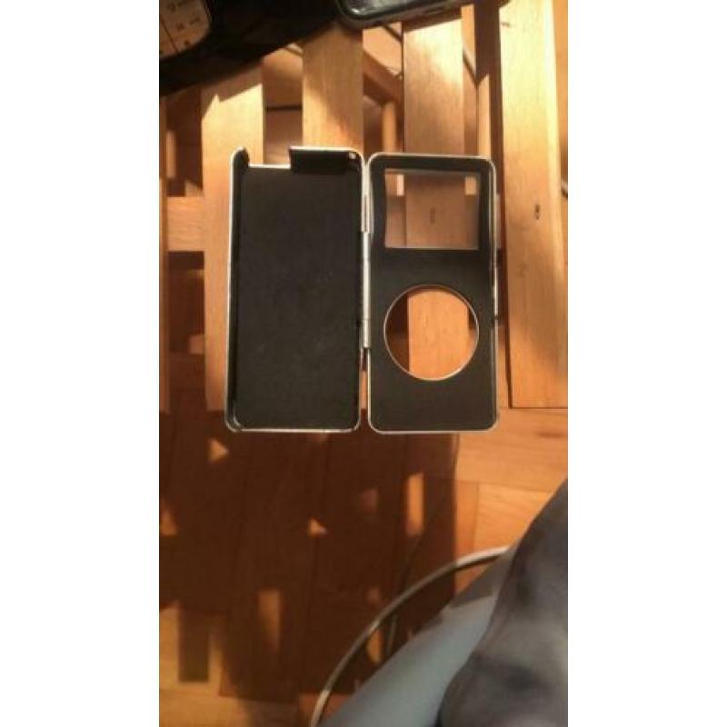 Apple iPod 8gb met snoer en hoesje en veel muziek