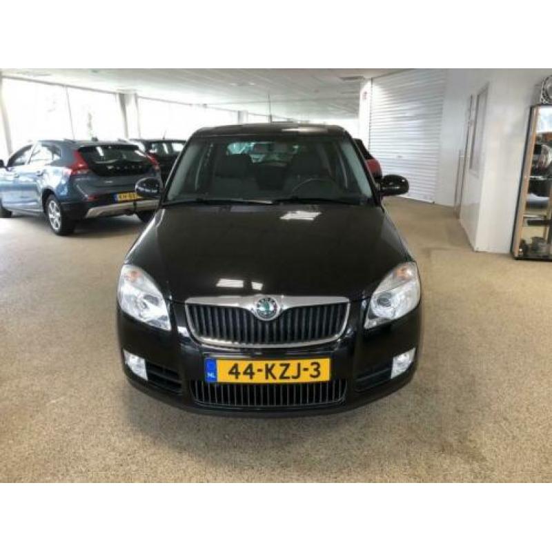 Skoda Fabia 1.4-16V Dynamic (bj 2010)