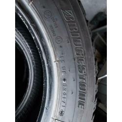 Bridgestone duravis 215 65 16