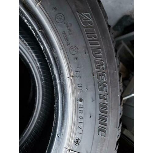 Bridgestone duravis 215 65 16