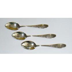 Set van twaalf zilveren thee/koffielepels in doos, ca 1900