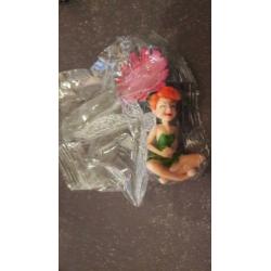 Kerst zittend kunstof Tinkerbell 8 cm hoog / Peter Pan elfje