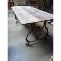 Grote buitentafel smeedijzer hardhouten blad