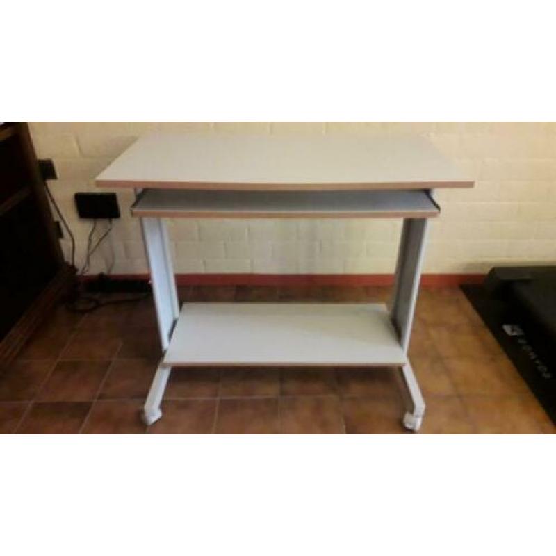 computertafel op wielen i.g.st. kleur grijs