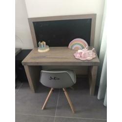 Kindertafel met magneet en krijtbord massief eiken