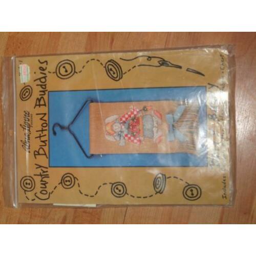 borduurpakket country button buddies berry bunny