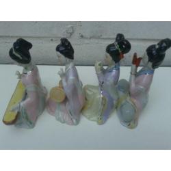 4 Geisha BEELDJES ~ Biscuit porselein