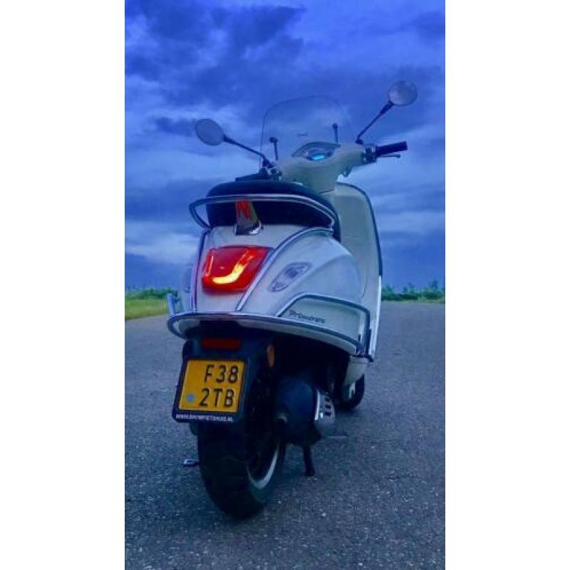 Vespa sprint / primavera.