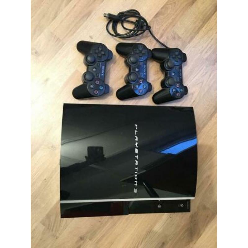 Playstation 3 met 3 controleurs en spellen