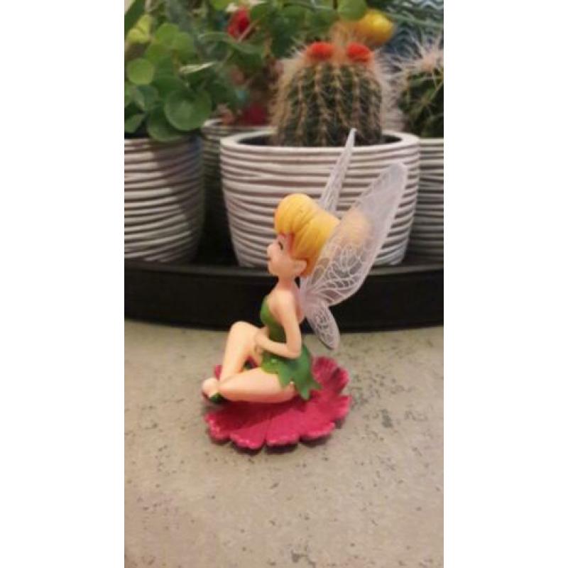 Kerst zittend kunstof Tinkerbell 8 cm hoog / Peter Pan elfje