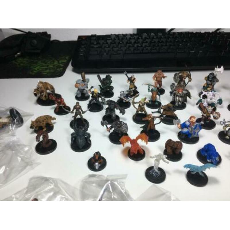 Dungeons & Dragons Miniatures Lot Huge Lot 55 Miniatures