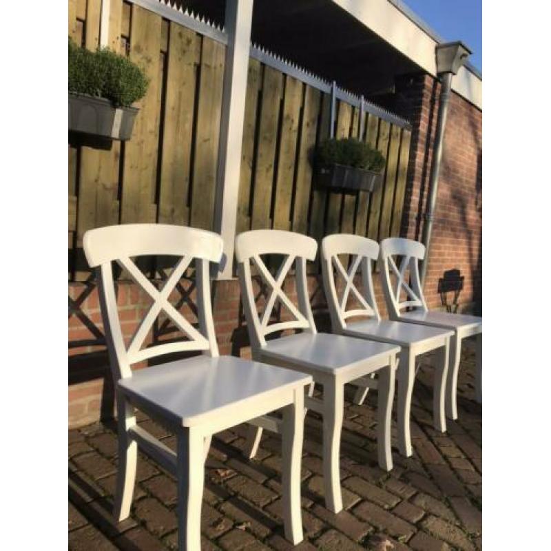 4 stevige bistro/ eetkamerstoelen